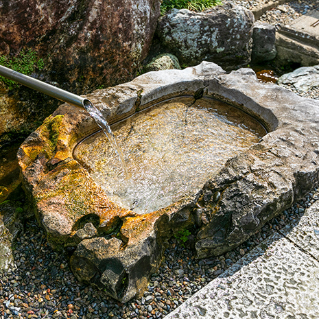 春日神社「春日の宮湧き出ずる名水」